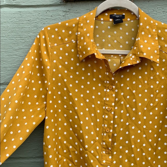 Ann Taylor Tops - 25% Off Bundles 🌼 Ann Taylor Polka Dot Blouse